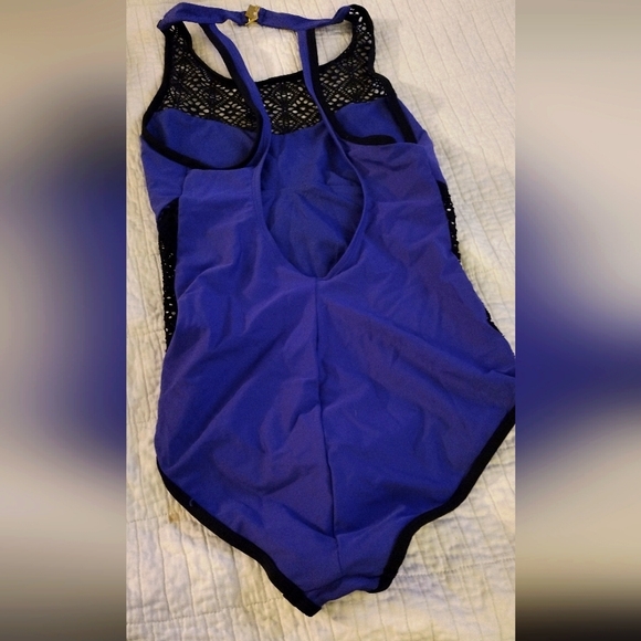 Bikini 👙 - Picture 2 of 2